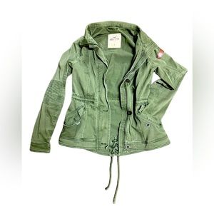 Hollister army green jacket.